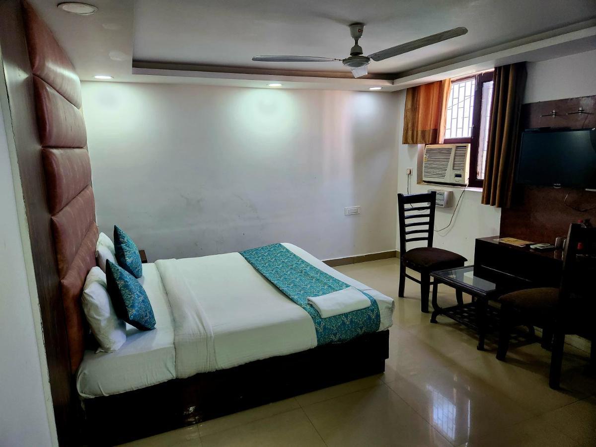 Hotel Marina Near IGI Airport Neu-Delhi Exterior foto