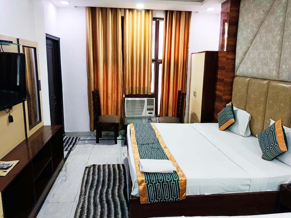 Hotel Marina Near IGI Airport Neu-Delhi Exterior foto